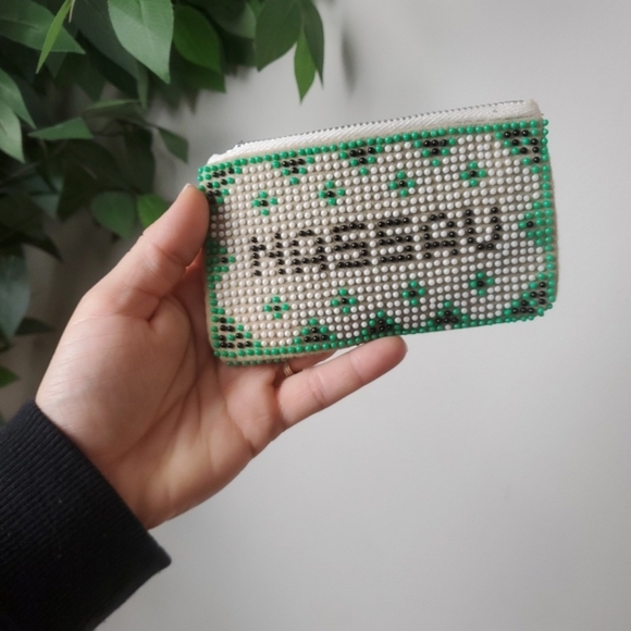 Beaded Nassau Coin Purse Green and White Seed Bead Pouch - Picture 2 of 12
